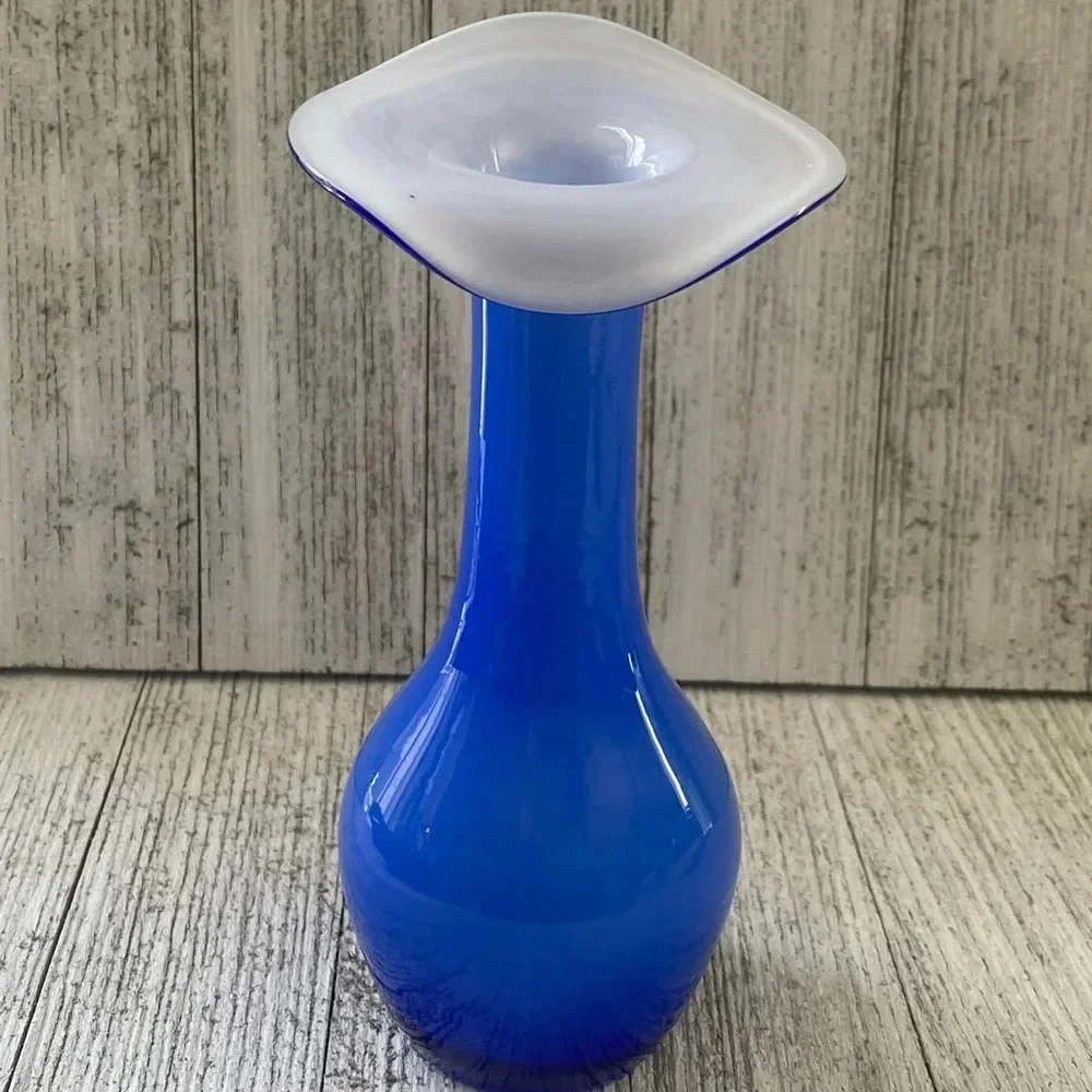 Vintage Calla Lily Jack-in-the-pulpit Bud Vase in Cobalt and white